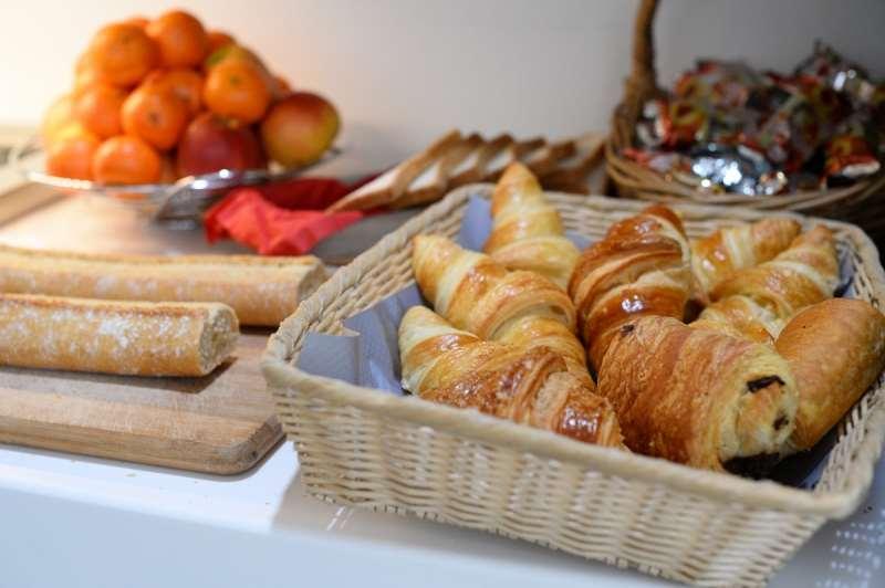 Brit Hotel Confort Rouen Centre Ristorante foto